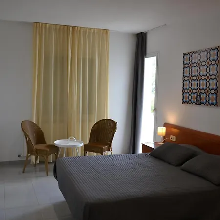 Amplio Con Piscina Comunitaria En L'estartit, Espana - Es-323-9 Appartement